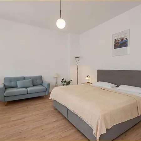 Apartman Martha 3 *